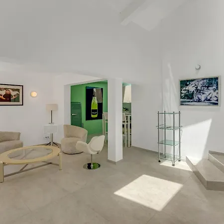 Appartamento à 50 M De La *